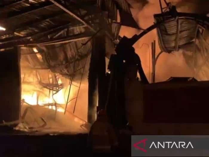 kebakaran pabrik pembuatan terpal di bogor dokantara 1774801318144 43
