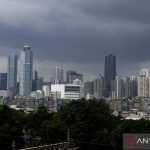 pemprov dki jakarta imbau warga waspada potensi hujan ekstrem 2711598