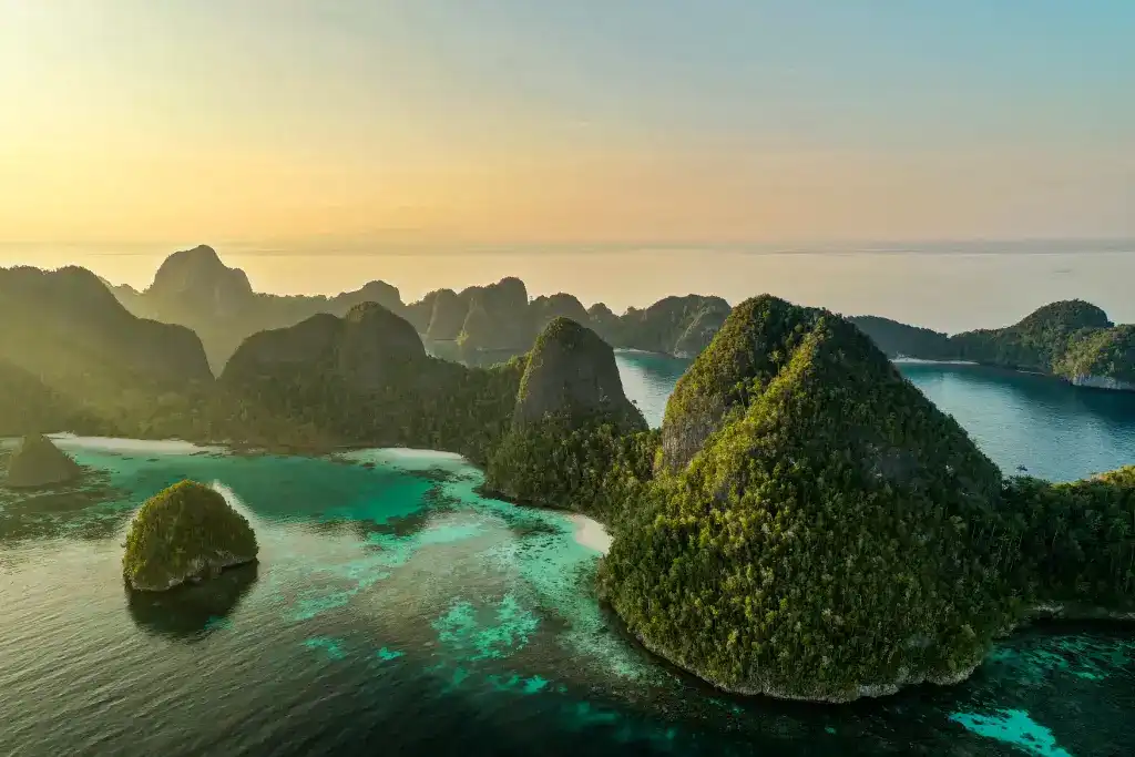 9 Fakta Raja Ampat Papua Barat yang Membuatnya Menarik