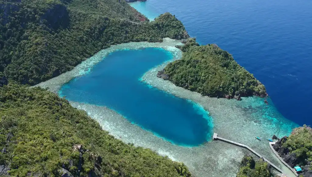 Formasi Pulau Karang yang Mempesona