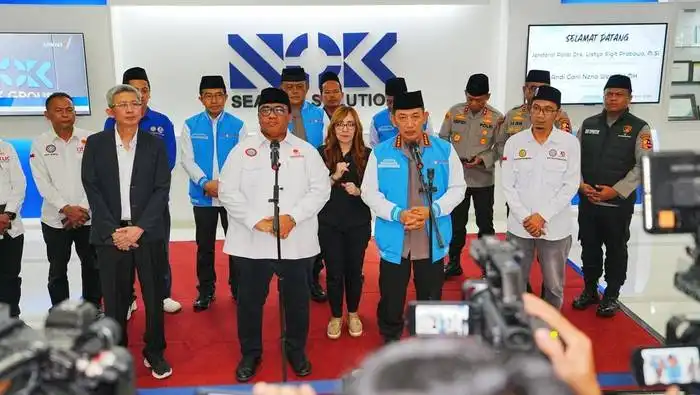 kapolri jeneral listyo sigit prabowo dan presiden konfederasi serikat pekerja seluruh indonesia kspsi andi gani nena wea 1772801647399 169